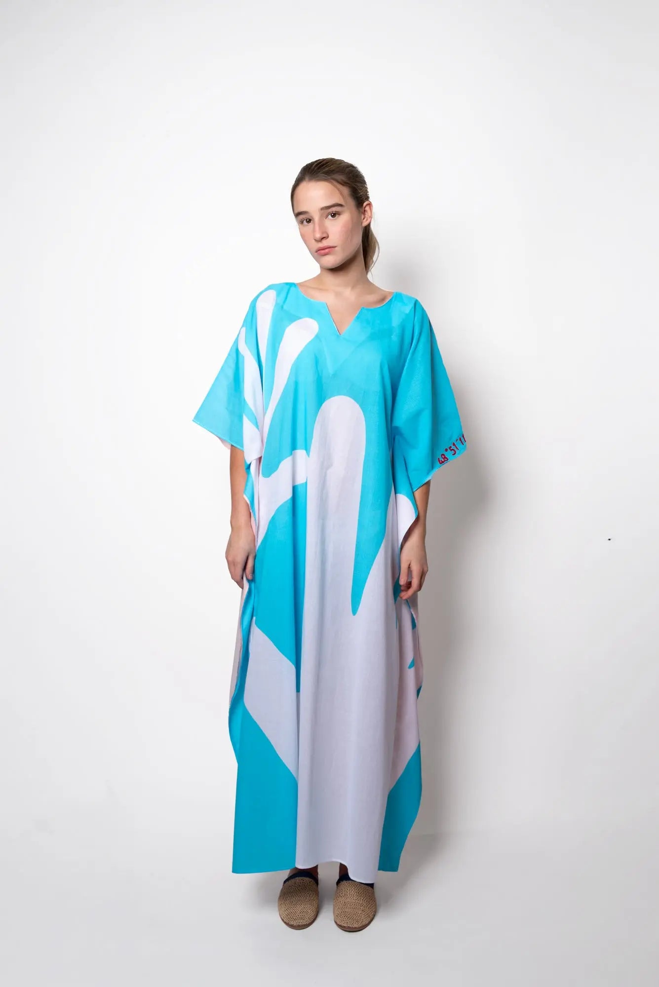 Blue Hands – Kaftan