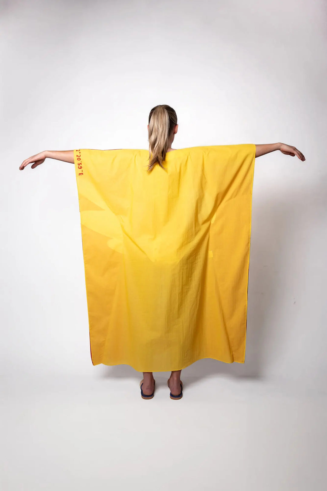 Burgundy Parrot - Kaftan Kaftan